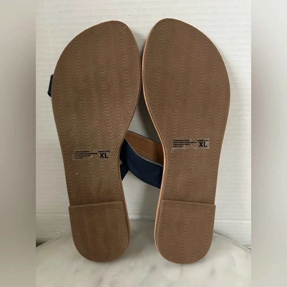 OFFICIALLY LICENSED MLB NEW YORK YANKEES FLIP FLOPS Sz.XL CASUAL, COMFORTABLE.